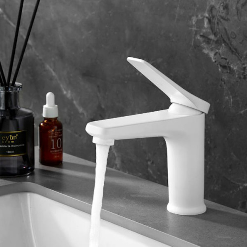 Смеситель для раковины Lemark BRONX LM3706MW белый матовый фото 2 смеситель для раковины lemark bronx lm3706mw белый матовый фото 2